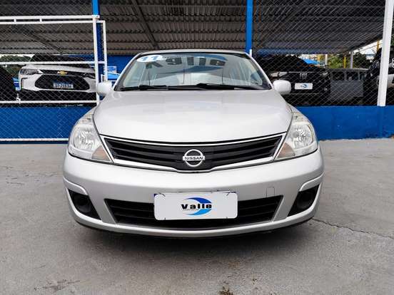 NISSAN-TIIDA-2010