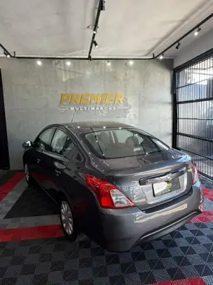 NISSAN-VERSA-2017