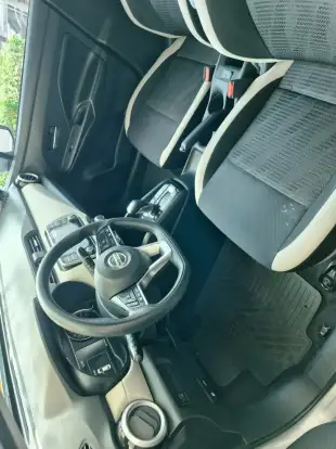NISSAN-VERSA-2022