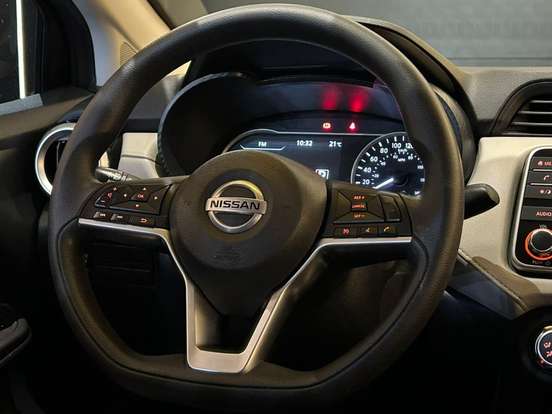 NISSAN-VERSA-2022