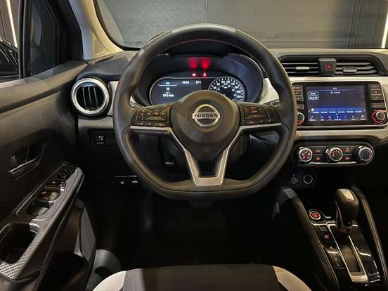 NISSAN-VERSA-2022