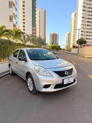 NISSAN-VERSA-2012