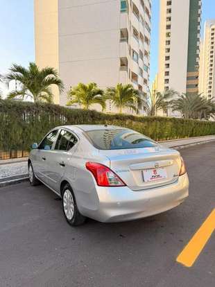NISSAN-VERSA-2012