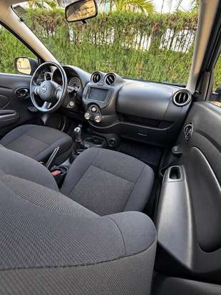 NISSAN-VERSA-2012