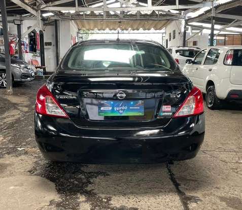 NISSAN-VERSA-2014