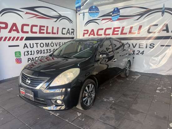 NISSAN-VERSA-2012