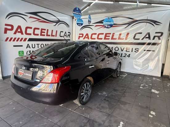 NISSAN-VERSA-2012