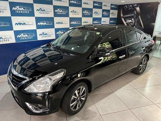 NISSAN-VERSA-2018