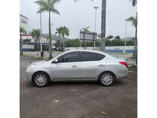 NISSAN-VERSA-2013