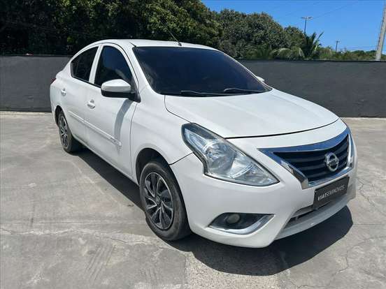 NISSAN-VERSA-2019