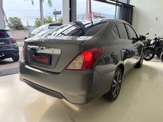 NISSAN-VERSA-2019