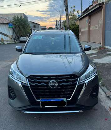NISSAN-KICKS-2023