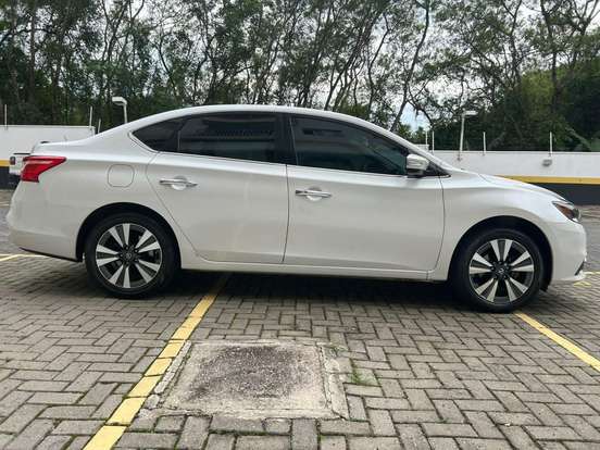 NISSAN-SENTRA-2.0 SV 16V FLEXSTART 4P AUTOMÁTICO NISSAN-SENTRA-2018