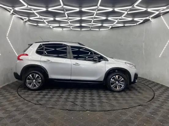 PEUGEOT-2008-2021
