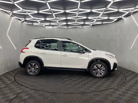 PEUGEOT-2008-2021