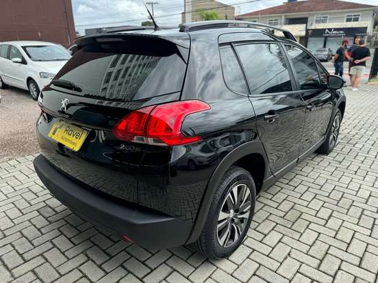 PEUGEOT-2008-2021