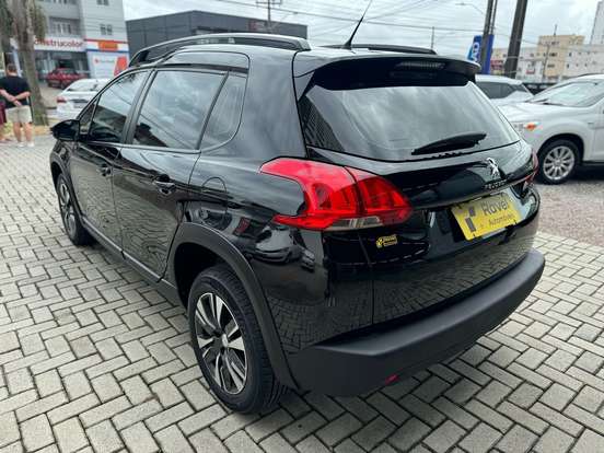 PEUGEOT-2008-2021