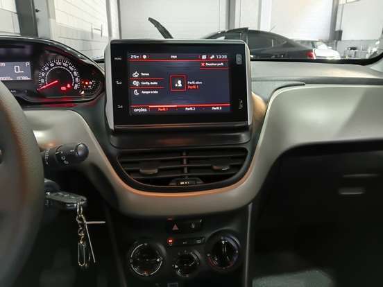 PEUGEOT-2008-2021