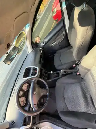 PEUGEOT-207-2012