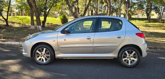 PEUGEOT-207-2012