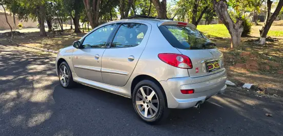 PEUGEOT-207-2012