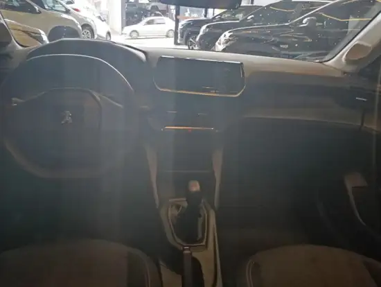 PEUGEOT-208-2023