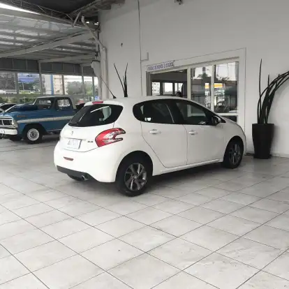 PEUGEOT-208-2014