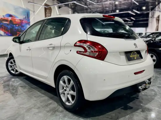 PEUGEOT-208-1.6 ALLURE 16V FLEX 4P AUTOMÁTICO PEUGEOT-208-2015