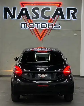 PEUGEOT-208-2019