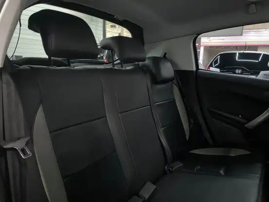 PEUGEOT-208-2019