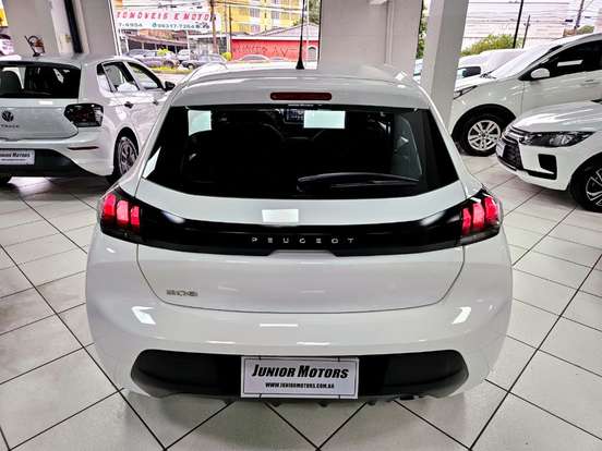 PEUGEOT-208-2024
