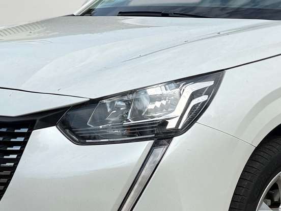 PEUGEOT-208-2022