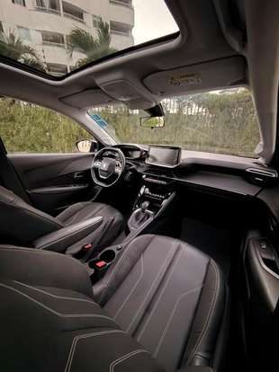 PEUGEOT-208-2022
