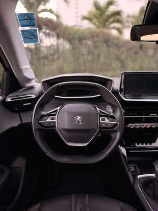 PEUGEOT-208-2022