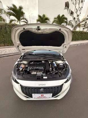 PEUGEOT-208-2022