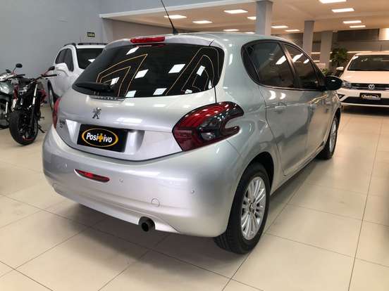 PEUGEOT-208-2019