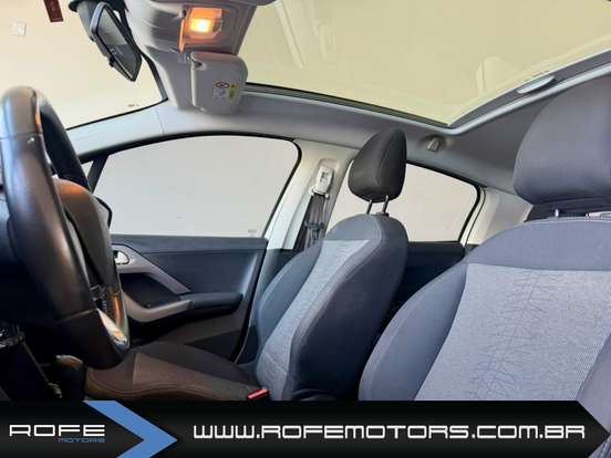 PEUGEOT-208-2017
