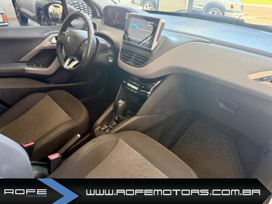 PEUGEOT-208-2017