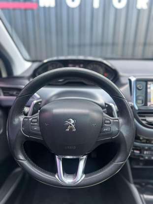 PEUGEOT-208-2015
