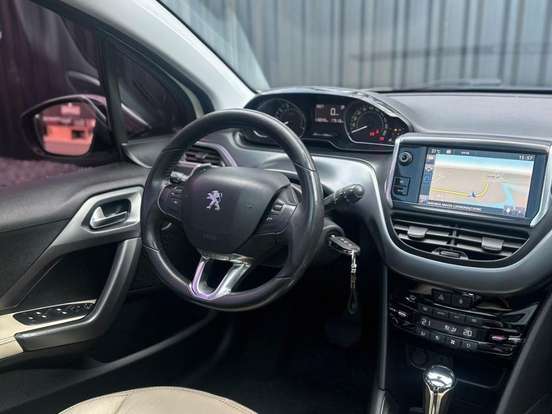PEUGEOT-208-1.6 GRIFFE 16V FLEX 4P MANUAL PEUGEOT-208-2015