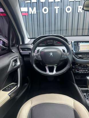 PEUGEOT-208-2015