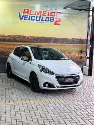 PEUGEOT-208-2017