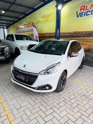 PEUGEOT-208-2017