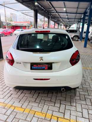 PEUGEOT-208-2017