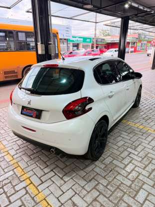 PEUGEOT-208-2017