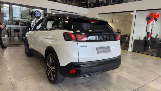 PEUGEOT-3008-2022