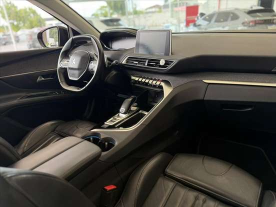 PEUGEOT-3008-2019