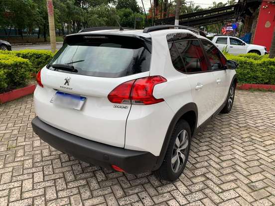 PEUGEOT-2008-2020
