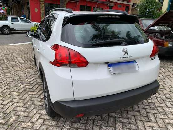 PEUGEOT-2008-2020