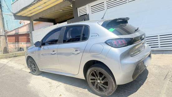 PEUGEOT-208-2022